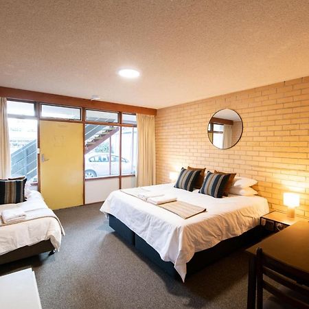 Bentley'S Hotel Клэр Экстерьер фото